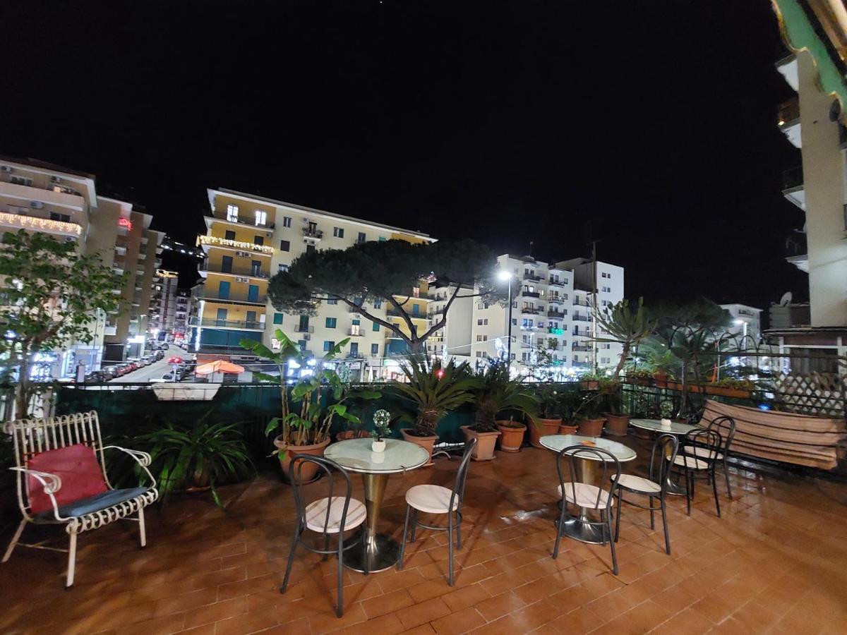 Domus Cesare Apartment Naples Luaran gambar