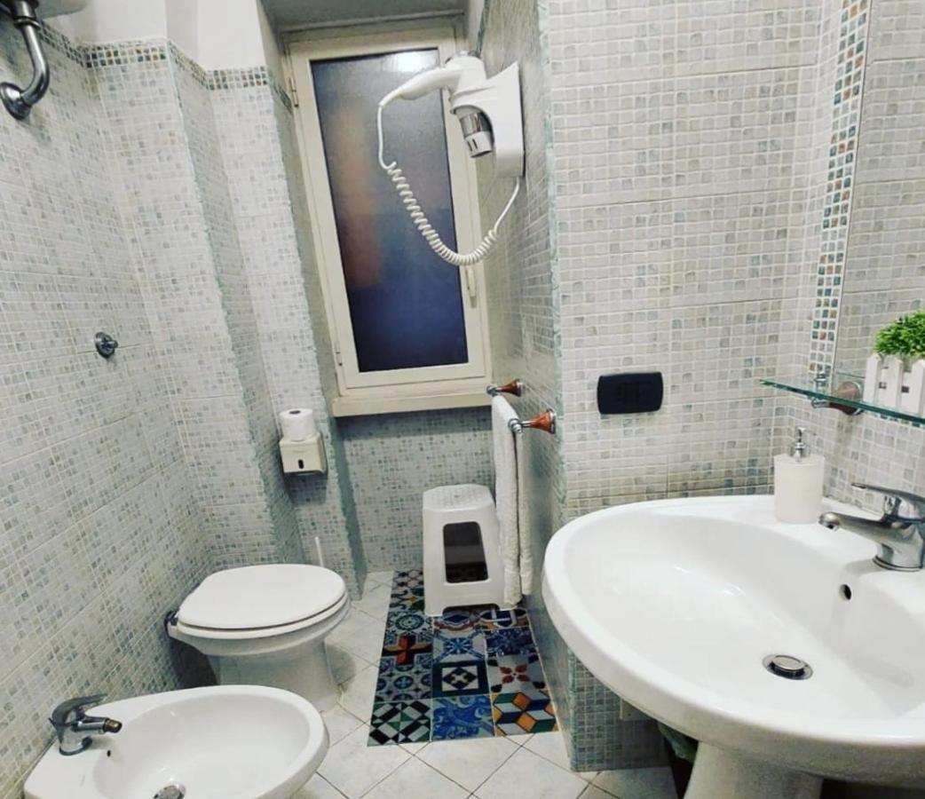 Domus Cesare Apartment Naples Luaran gambar