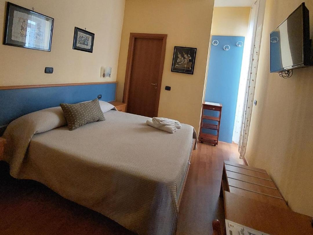 Domus Cesare Apartment Naples Luaran gambar