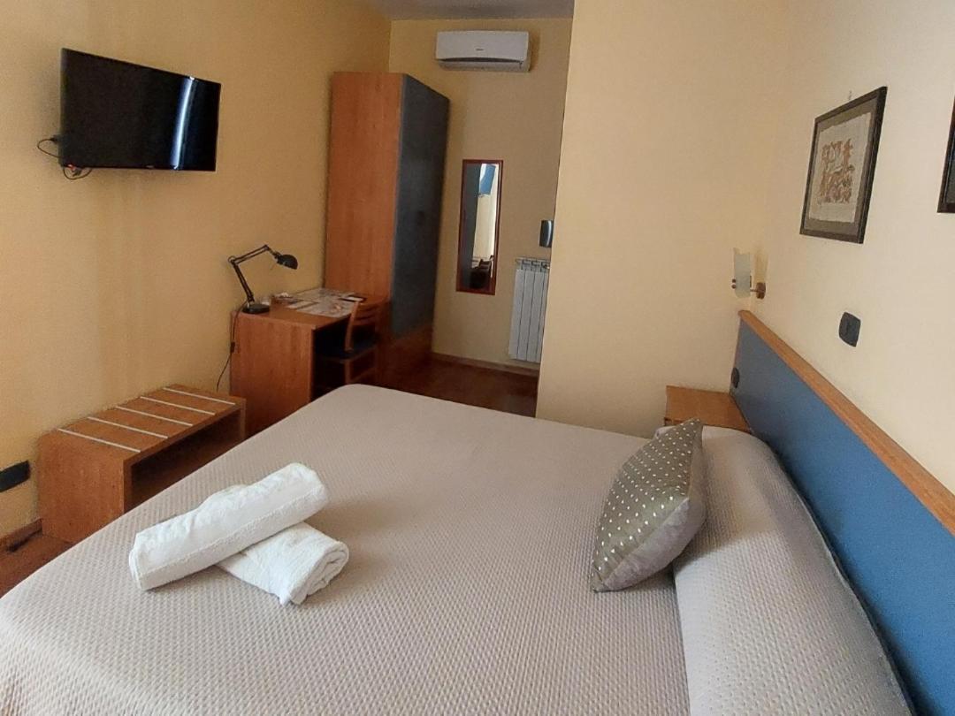 Domus Cesare Apartment Naples Luaran gambar